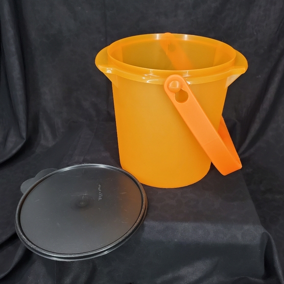 Tupperware Halloween Orange Canister Bucket 5L Handle Lid Trick or Treat - Picture 2 of 12